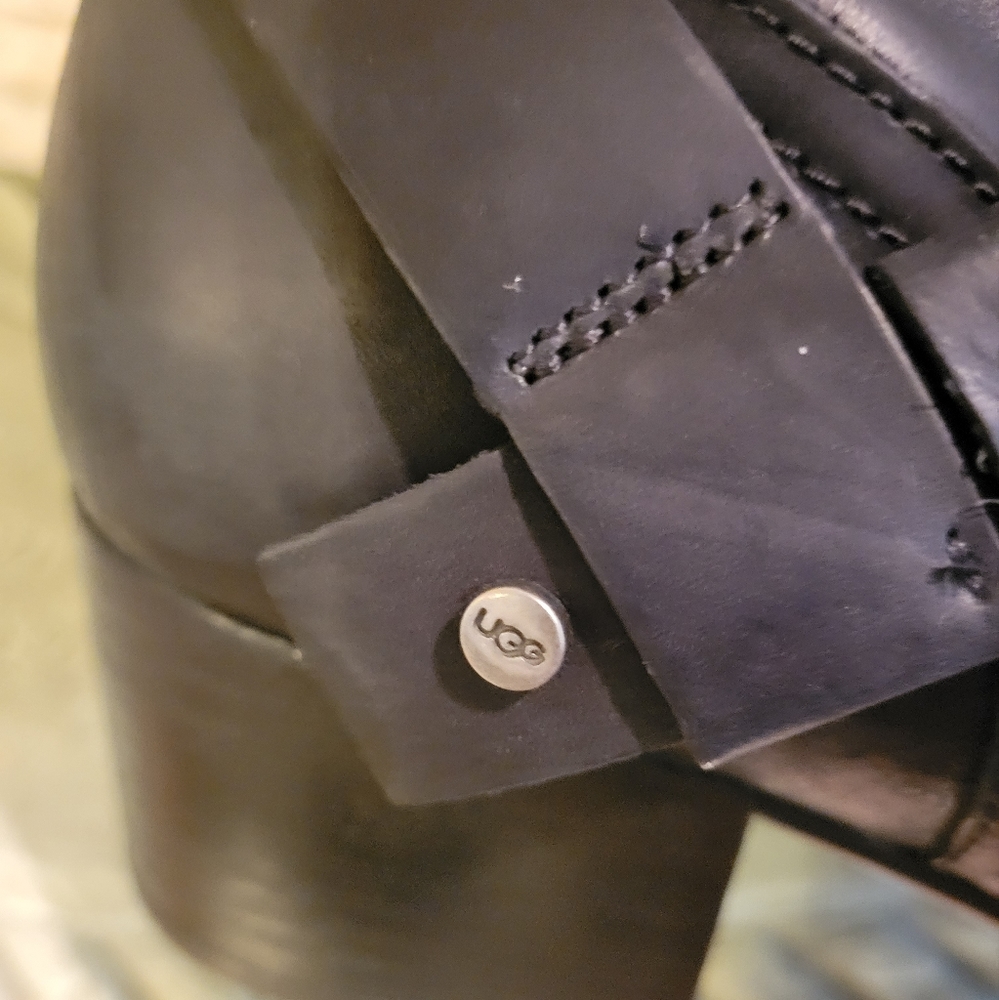 Ugg Bandera Leather Knee High Boots in Black.  UGG SN 1095056. #485 - Picture 15 of 16